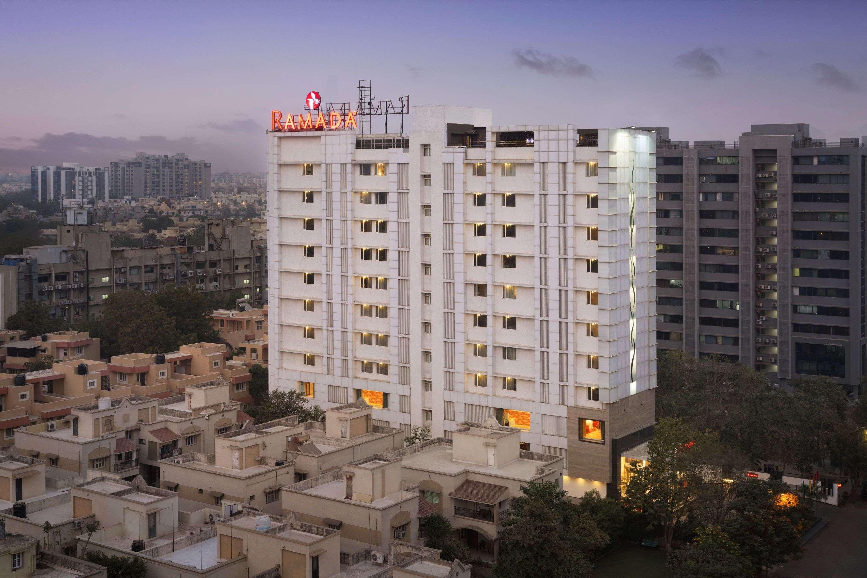 Ramada Ahmedabad Hotel Eksteriør billede