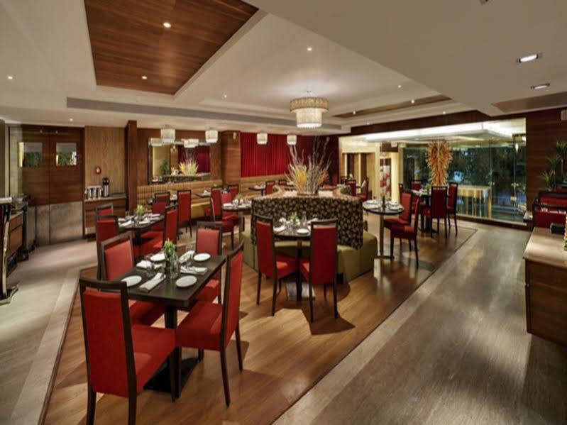 Ramada Ahmedabad Hotel Eksteriør billede