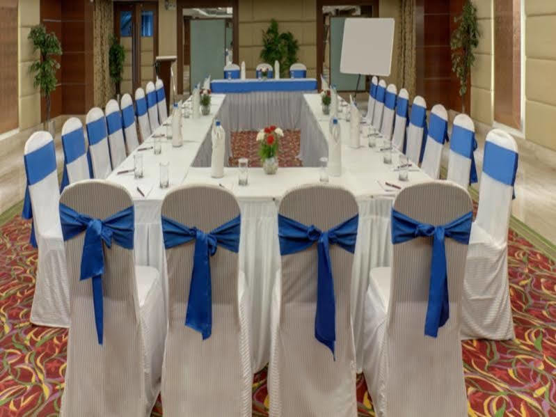 Ramada Ahmedabad Hotel Eksteriør billede