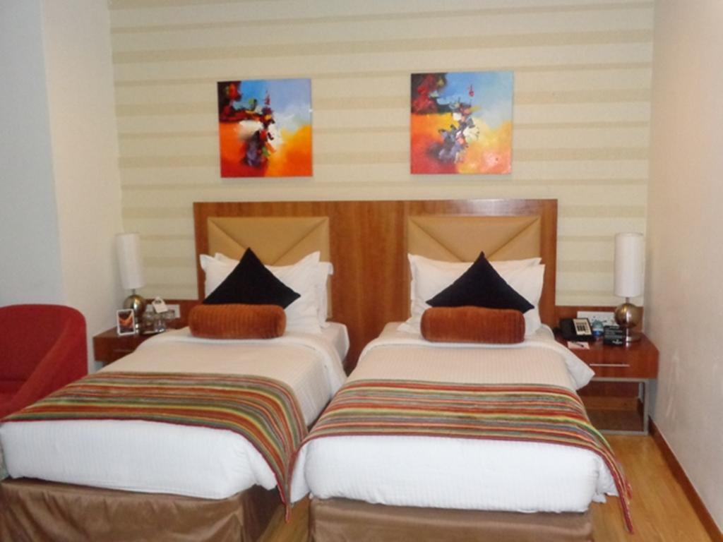 Ramada Ahmedabad Hotel Eksteriør billede