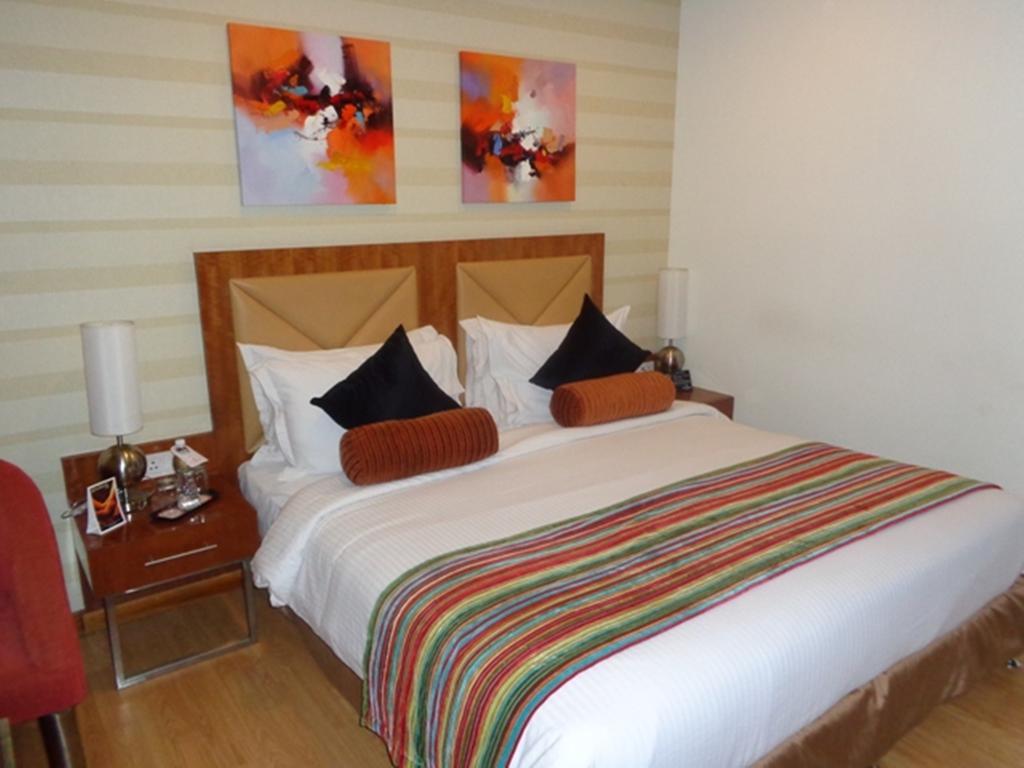Ramada Ahmedabad Hotel Eksteriør billede