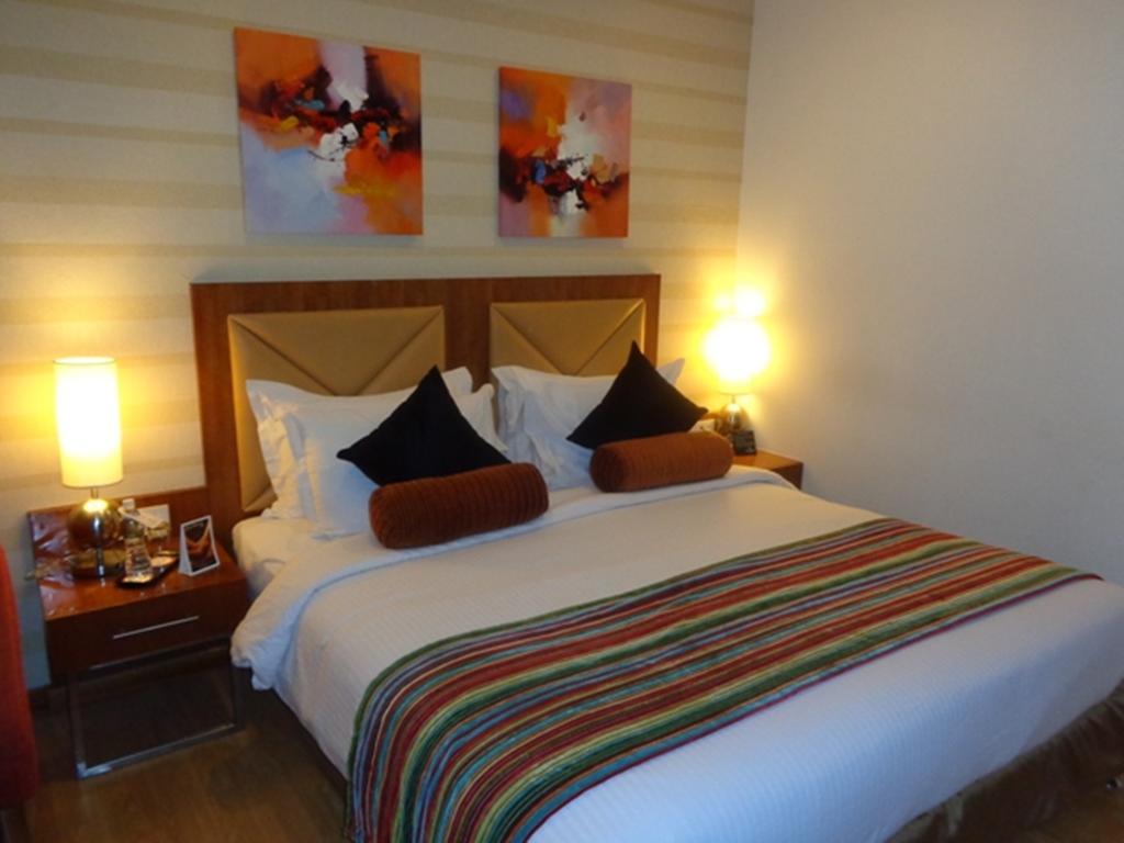 Ramada Ahmedabad Hotel Eksteriør billede