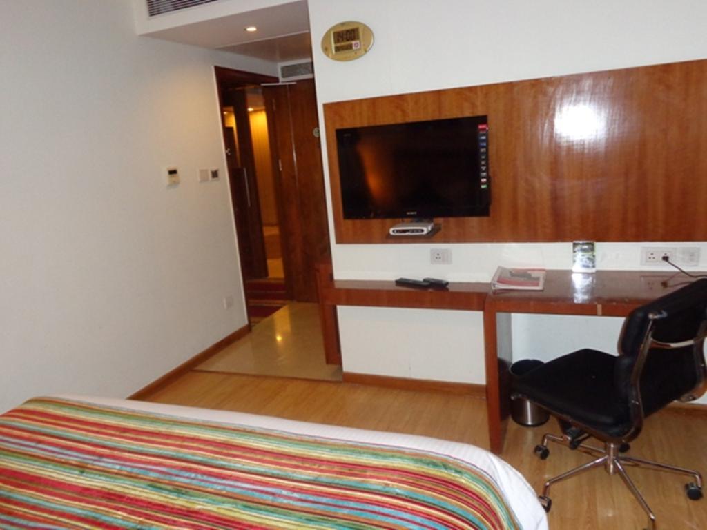 Ramada Ahmedabad Hotel Eksteriør billede