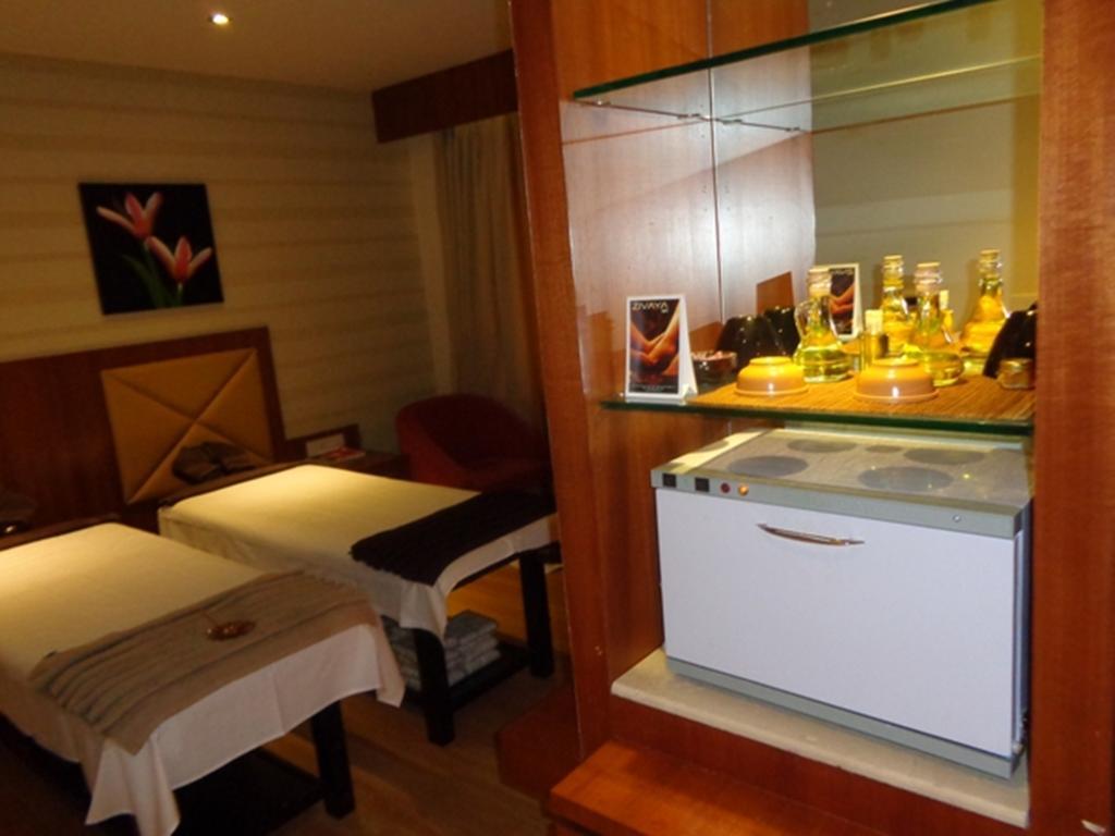 Ramada Ahmedabad Hotel Eksteriør billede