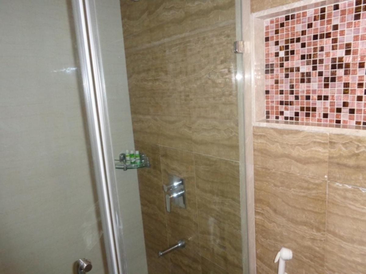 Ramada Ahmedabad Hotel Eksteriør billede