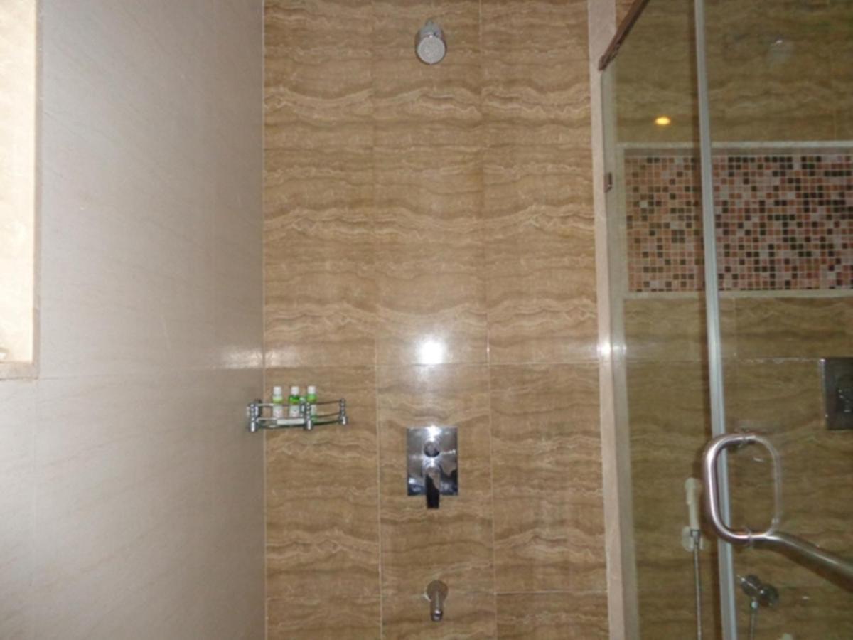 Ramada Ahmedabad Hotel Eksteriør billede